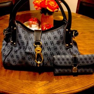 Authentic Dooney&Bourke Set PRICE REDUCTION ❤️❤️❤️